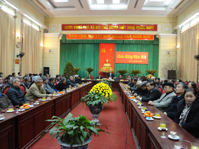 Ketua Majelis Nasional Vietnam Nguyen Sinh Hung telah mengunjungi dan bersilaturahmi kepada Organisasi Partai, pemerintahan dan rakyat kota Hanoi.